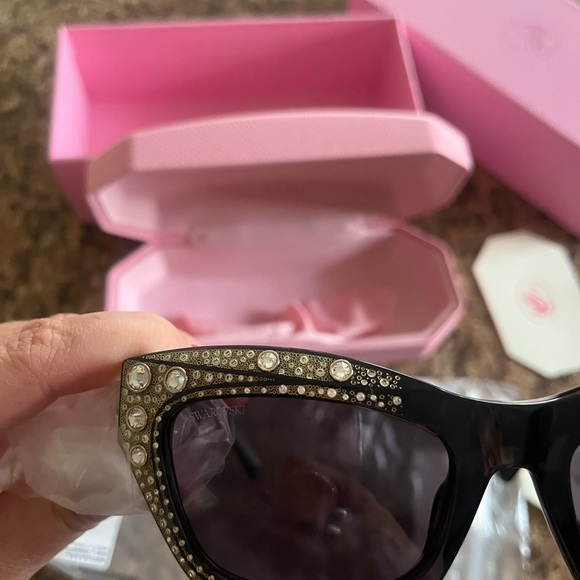 NWT Swarovski Cat-eye shape sunglasses, SK0380 01A, Black - Picture 8 of 12
